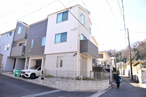 横浜市南区睦町２丁目の中古一戸建て