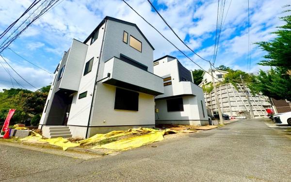 金沢津六浦東1丁目　全2棟1号棟