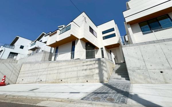 戸塚区汲沢３丁目　全３棟１号棟
