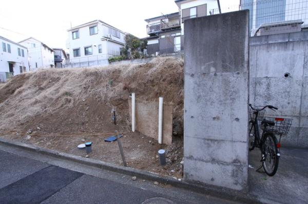 泉区白百合2丁目　全3棟1号棟