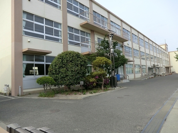 茅ヶ崎市浜竹4丁目の土地(茅ヶ崎市立松浪中学校)