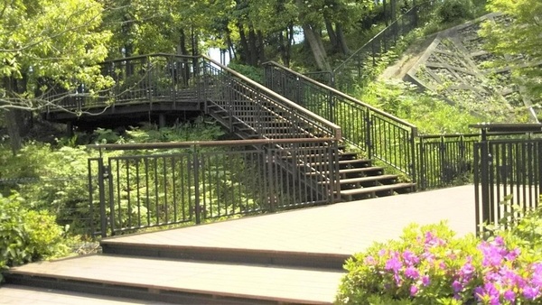 サングレイスガーデン鶴ケ峰(四季美台ふれあい公園)