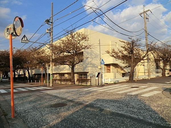 横浜市港南区港南6丁目の土地(横浜市立南台小学校)