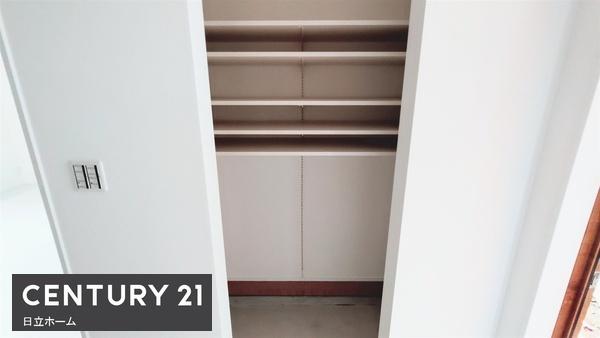 金沢区富岡西4丁目 全2棟1号棟(収納)