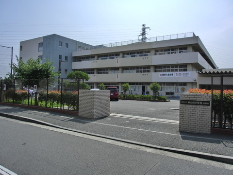 都筑区東山田町 全2棟1号棟(横浜市立東山田中学校)