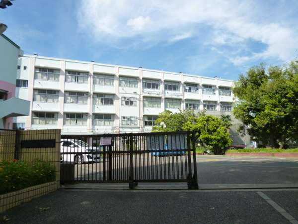 都筑区東山田町 全2棟1号棟(横浜市立山田小学校)