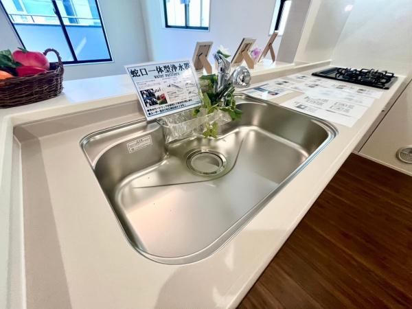 川崎市幸区古市場１丁目の新築一戸建
