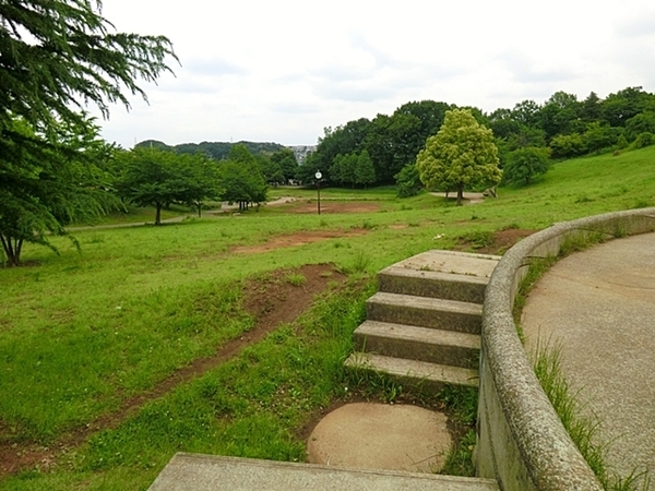 都筑区東山田町 全2棟2号棟(東山田公園)