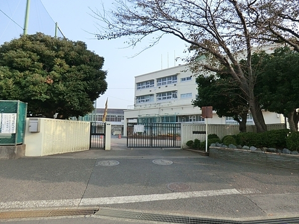 横浜市泉区中田東4丁目の中古一戸建て(横浜市立中田中学校)