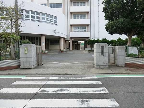 金沢区六浦南1丁目 全2棟1号棟(横浜市立六浦中学校)