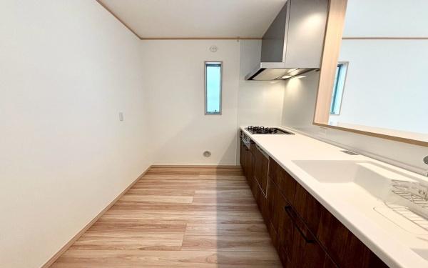 西区元久保町　全2棟A号棟