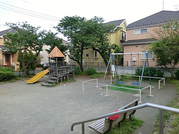 中区豆口台 全2棟2号棟(本牧緑ケ丘公園)