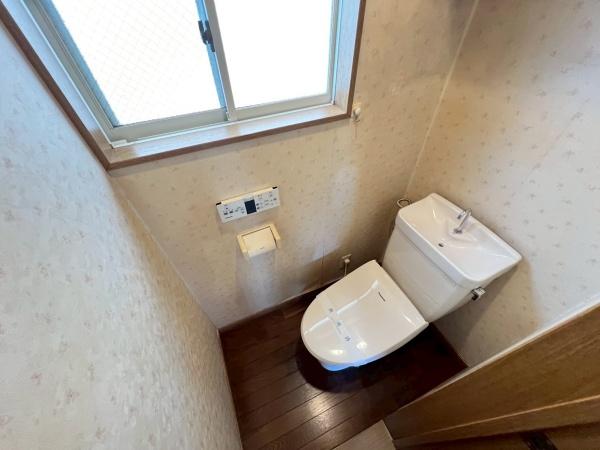 横浜市南区中里4丁目の中古一戸建て(トイレ)