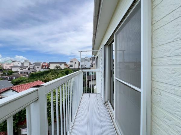 横浜市南区中里4丁目の中古一戸建て(バルコニー)