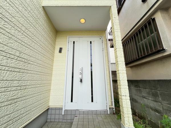横浜市南区中里4丁目の中古一戸建て(玄関)