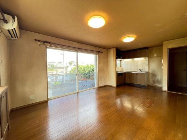 横浜市南区中里4丁目の中古一戸建て(リビング)