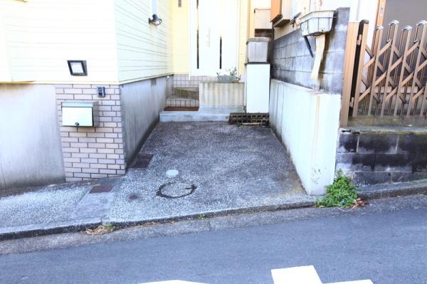 横浜市南区中里４丁目の中古一戸建て