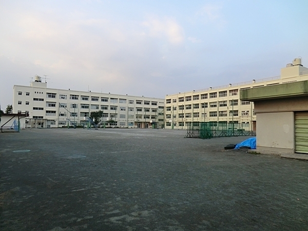 横浜市戸塚区上倉田町の土地(横浜市立豊田中学校)