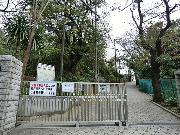 ヨコハマシーナリータワー(横浜市立浜中学校)