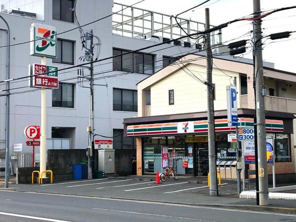 旭区本村町　Ｅ号棟(セブンイレブン横浜本村店)