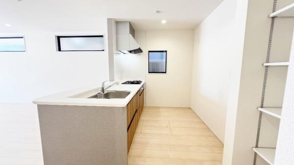保土ケ谷区新井町　全３棟１号棟