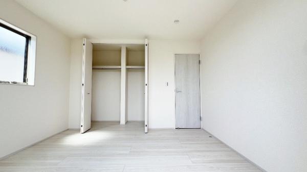 保土ケ谷区新井町　全３棟２号棟