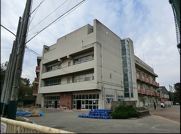 磯子区岡村8丁目(横浜市立山王台小学校)