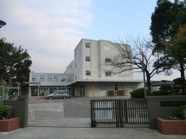 横浜市港南区日限山1丁目の土地(横浜市立日限山中学校)