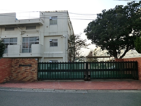 横浜市港南区上永谷5丁目の土地(横浜市立上永谷中学校)