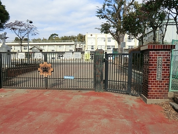 たまプラーザ美しが丘パークホームズ弐番館(横浜市立山内小学校)