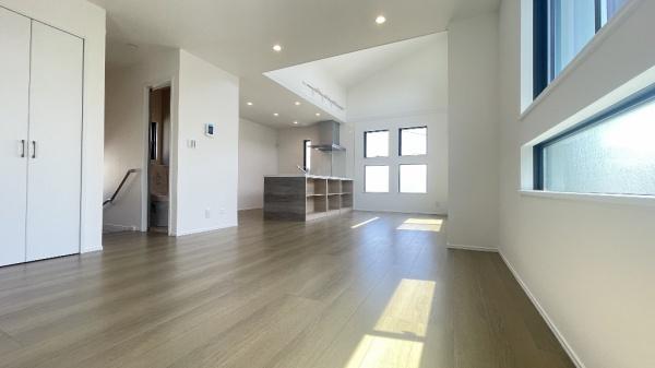 泉区岡津町　全3棟B号棟