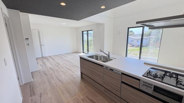 泉区岡津町　全3棟C号棟