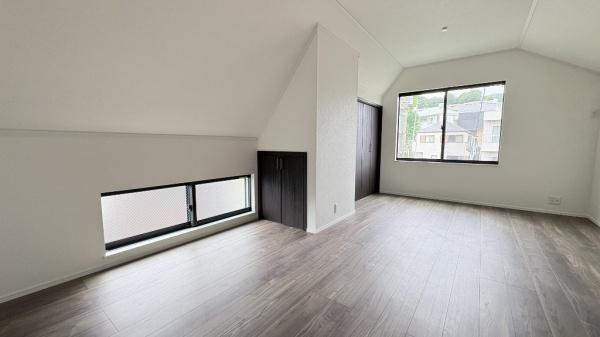 磯子区岡村5丁目　全2棟A号棟
