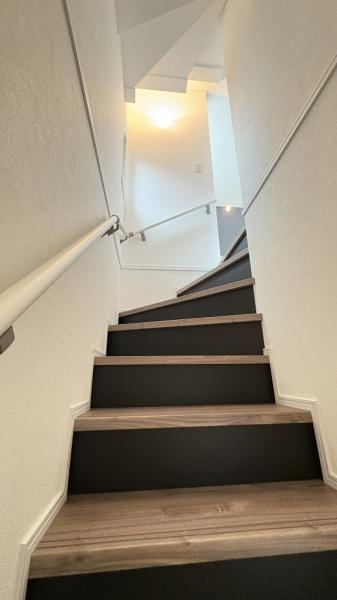 磯子区岡村5丁目　全2棟A号棟