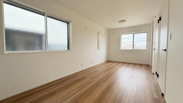 厚木市松枝２丁目の新築一戸建