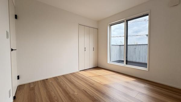 厚木市松枝２丁目の新築一戸建