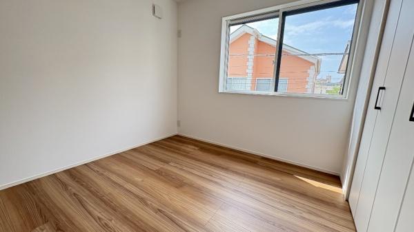 厚木市松枝２丁目の新築一戸建