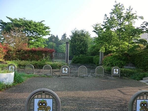 瀬谷区宮沢３丁目(瀬谷貉窪公園)