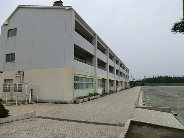 藤沢市鵠沼松が岡2丁目の土地(藤沢市立湘洋中学校)