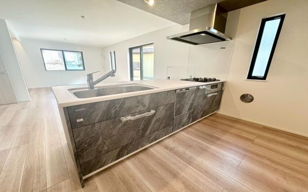 戸塚区舞岡町　全3棟2号棟