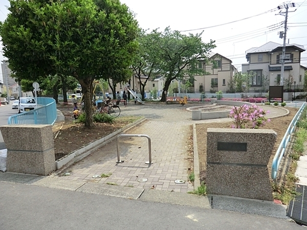 都筑区川和町(青砥第三公園)