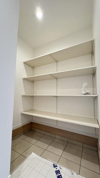旭区川井本町　全２棟Ｃ号棟
