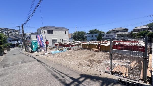 旭区上白根町　全２棟１号棟