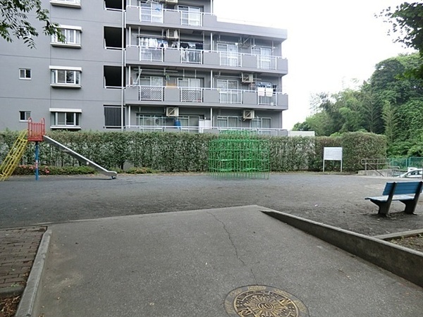 鶴見区獅子ヶ谷1丁目 全1棟(獅子ケ谷第三公園)