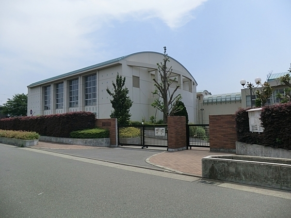 藤沢市湘南台3丁目 全2棟2号棟(藤沢市立六会小学校)