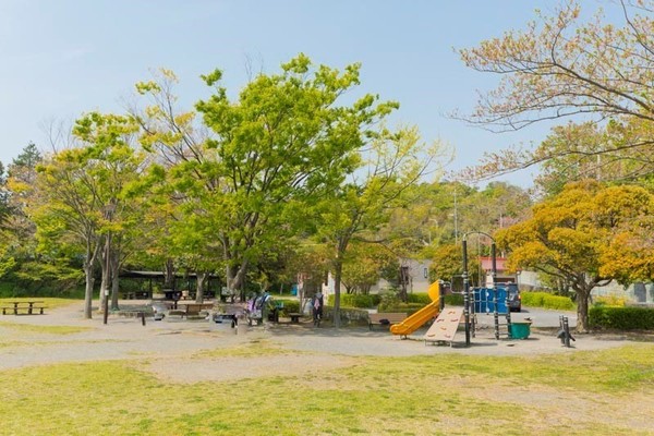 鎌倉市関谷 全2棟1号棟(千秀公園)