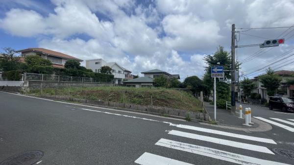 横浜市金沢区富岡西４丁目の土地