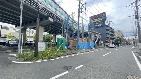 鶴見区小野町 A号棟(前面道路含む現地写真)
