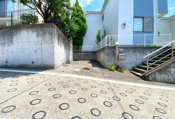 横浜市港南区日野中央１丁目の中古一戸建て