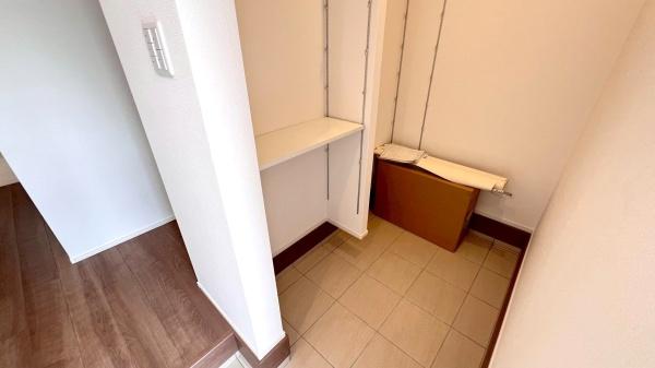 港南区東永谷3丁目7期 全4棟3号棟(玄関)